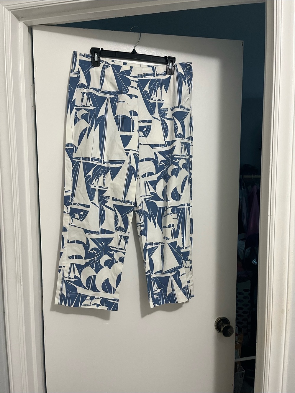 Nautical Sailboat Print Cropped Pants - Blue & White